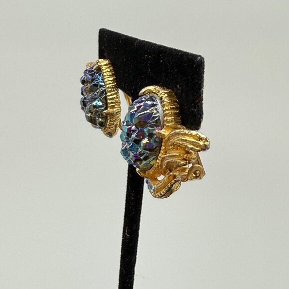 Vtg Gold-Tone Clip-On Earrings Aurora Borealis Rhinestones Textured Oval Design - Picture 7 of 12